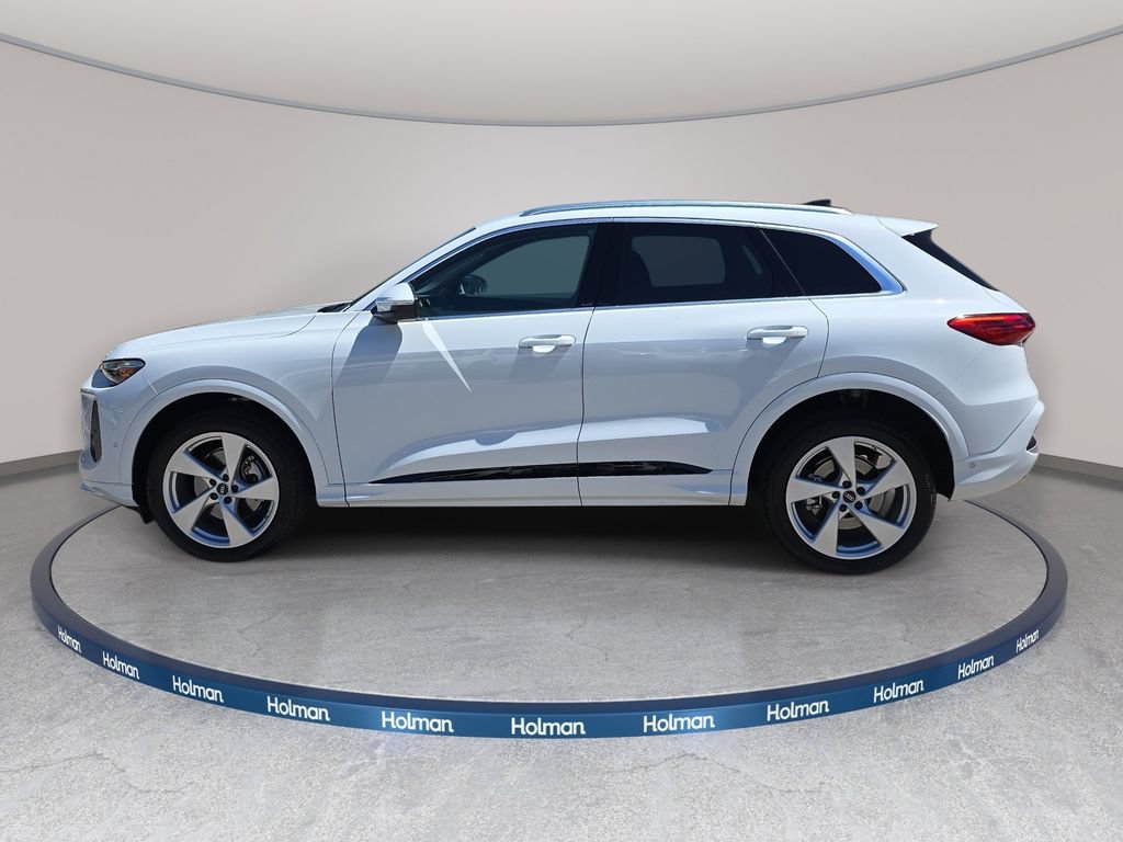 Certified 2025 Audi Q5 Premium Plus w/ Premium Plus AWD/4WD image 8