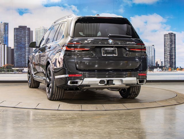 Used 2025 BMW X7 xDrive40i w/ Executive Package image 9