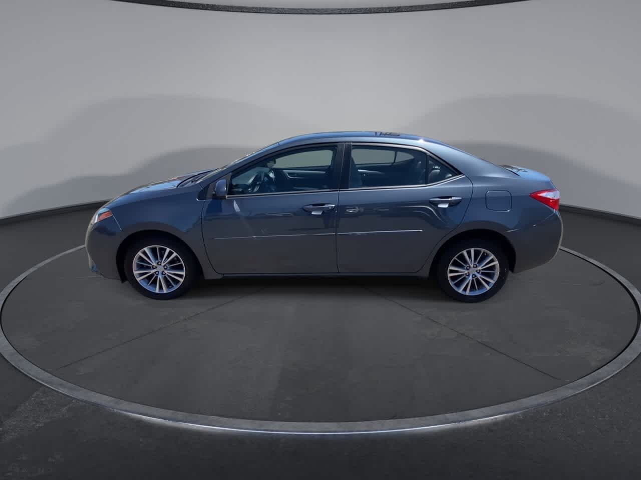 Used 2015 Toyota Corolla LE FWD image 5