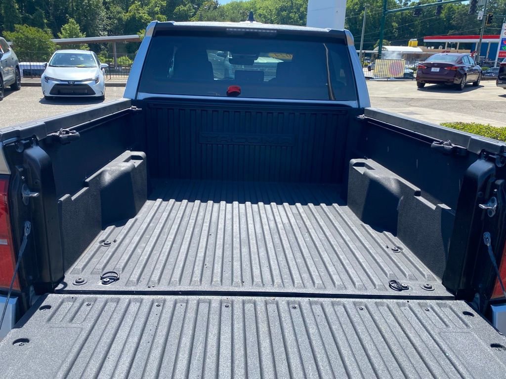 Used 2024 Toyota Tacoma SR5 AWD/4WD image 11
