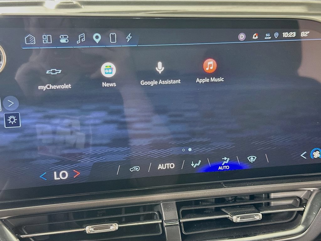 Used 2025 Chevrolet Equinox EV LT FWD image 25