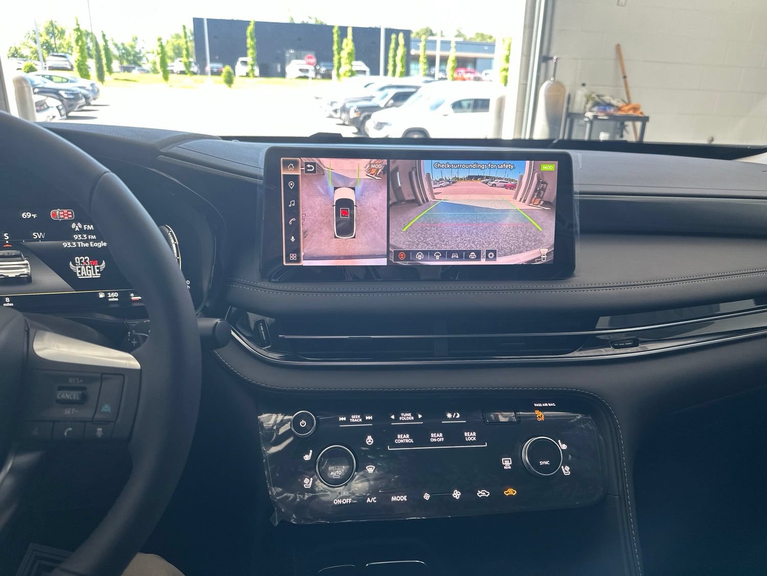 New 2027 INFINITI QX60 Luxe w/ Cargo Package AWD/4WD image 25
