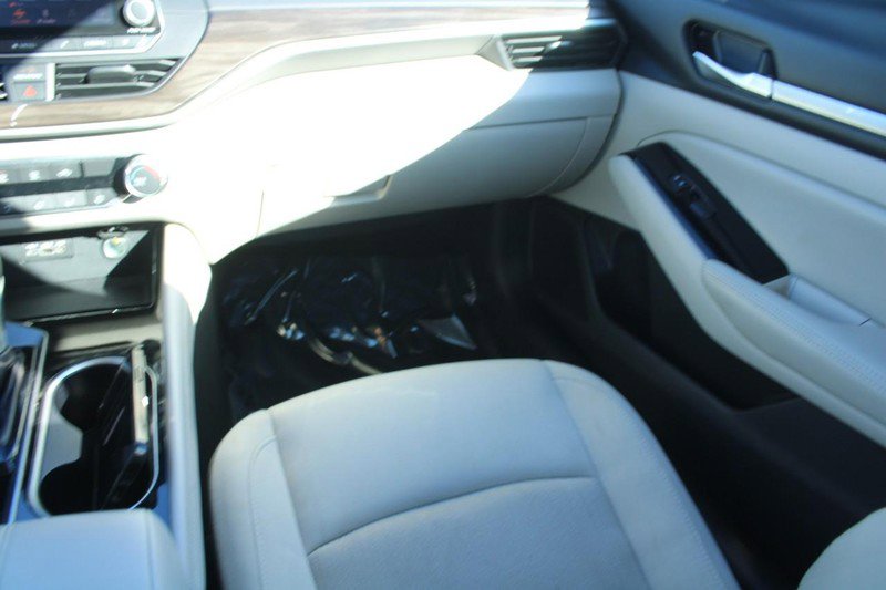 Used 2023 Nissan Altima 2.5 SV image 17