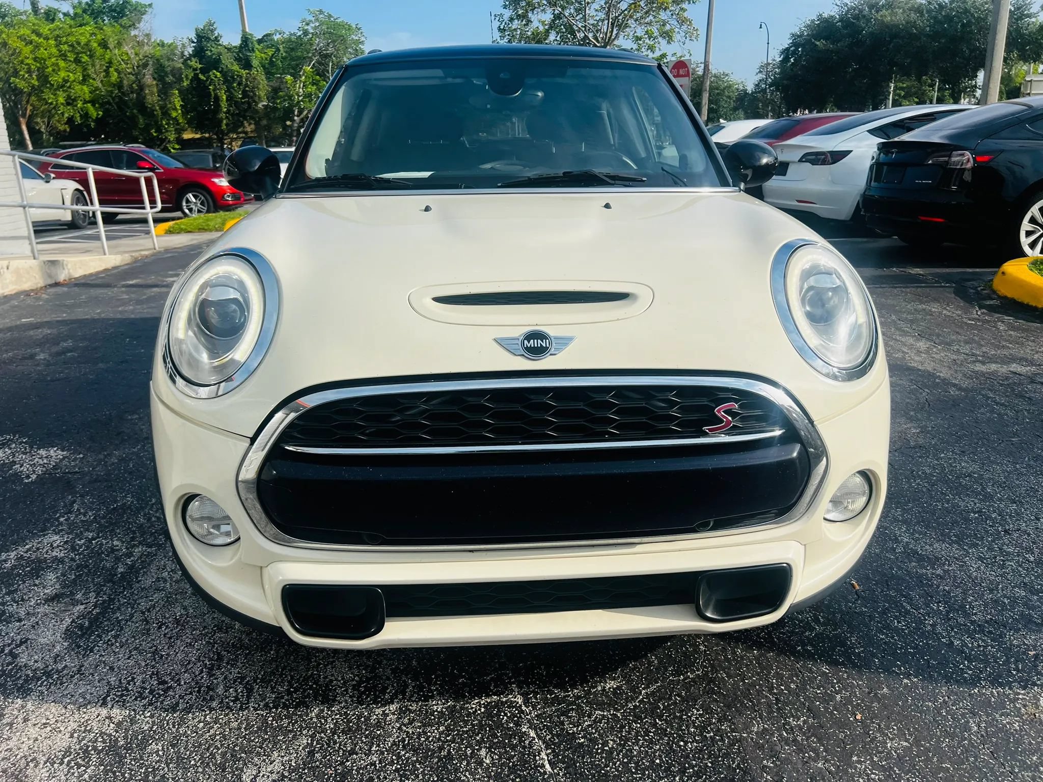 Used 2015 MINI Cooper S w/ Park Assistant Package FWD image 4