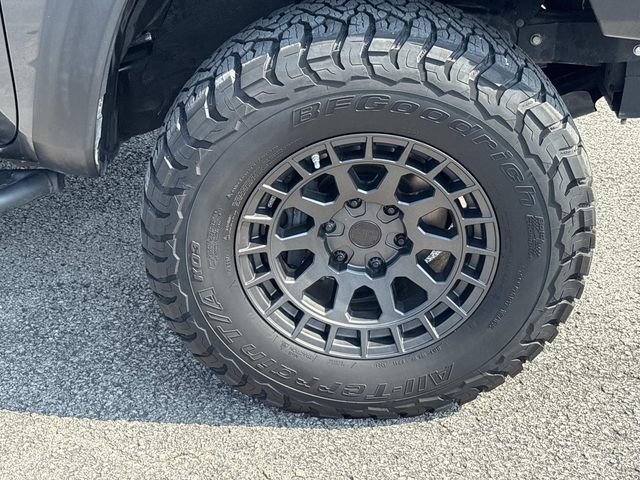 Used 2020 Toyota Tacoma TRD Off-Road w/ Technology Package AWD/4WD image 9
