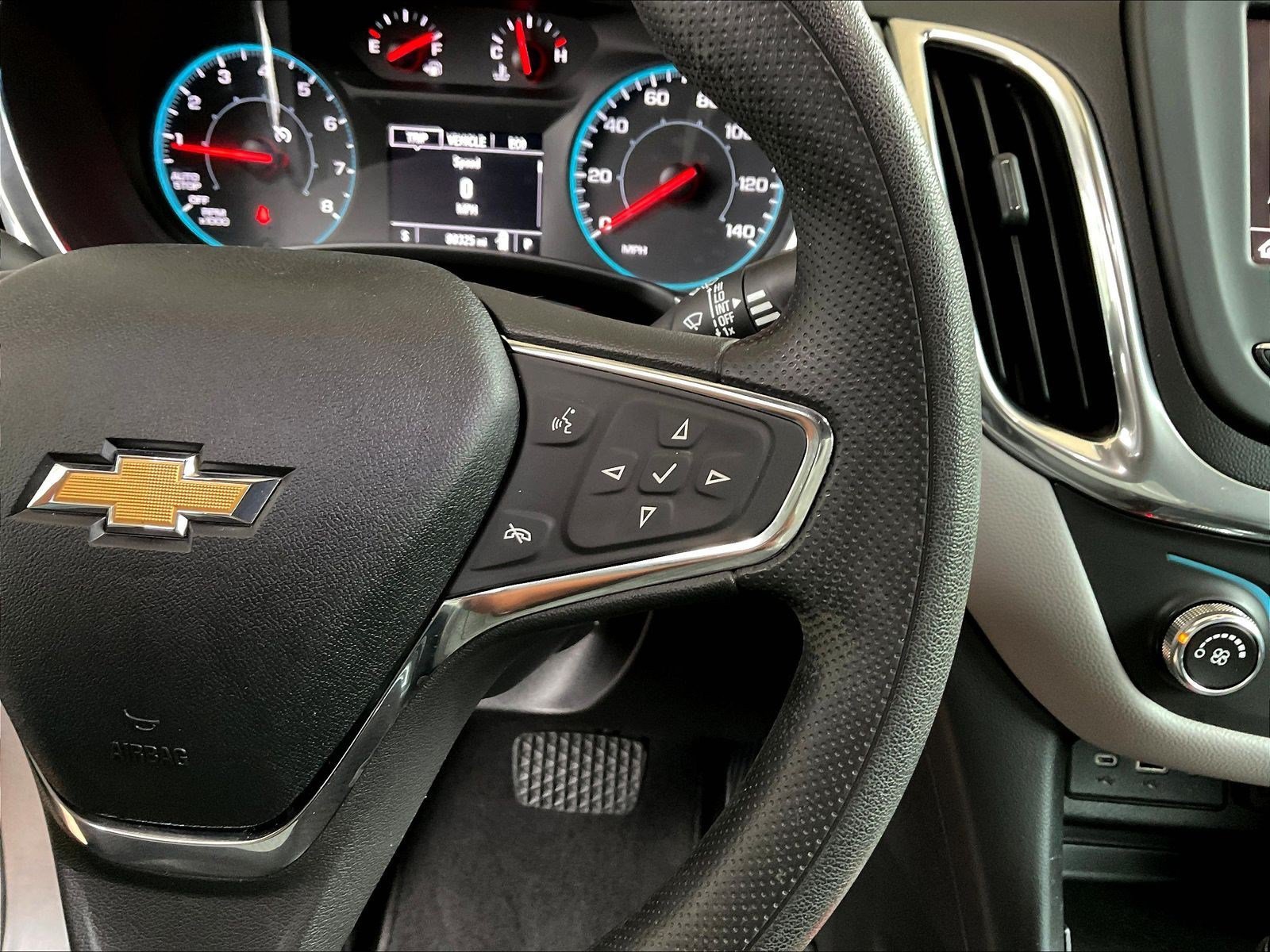 Used 2021 Chevrolet Equinox LS w/ LPO, Blackout Package FWD image 12
