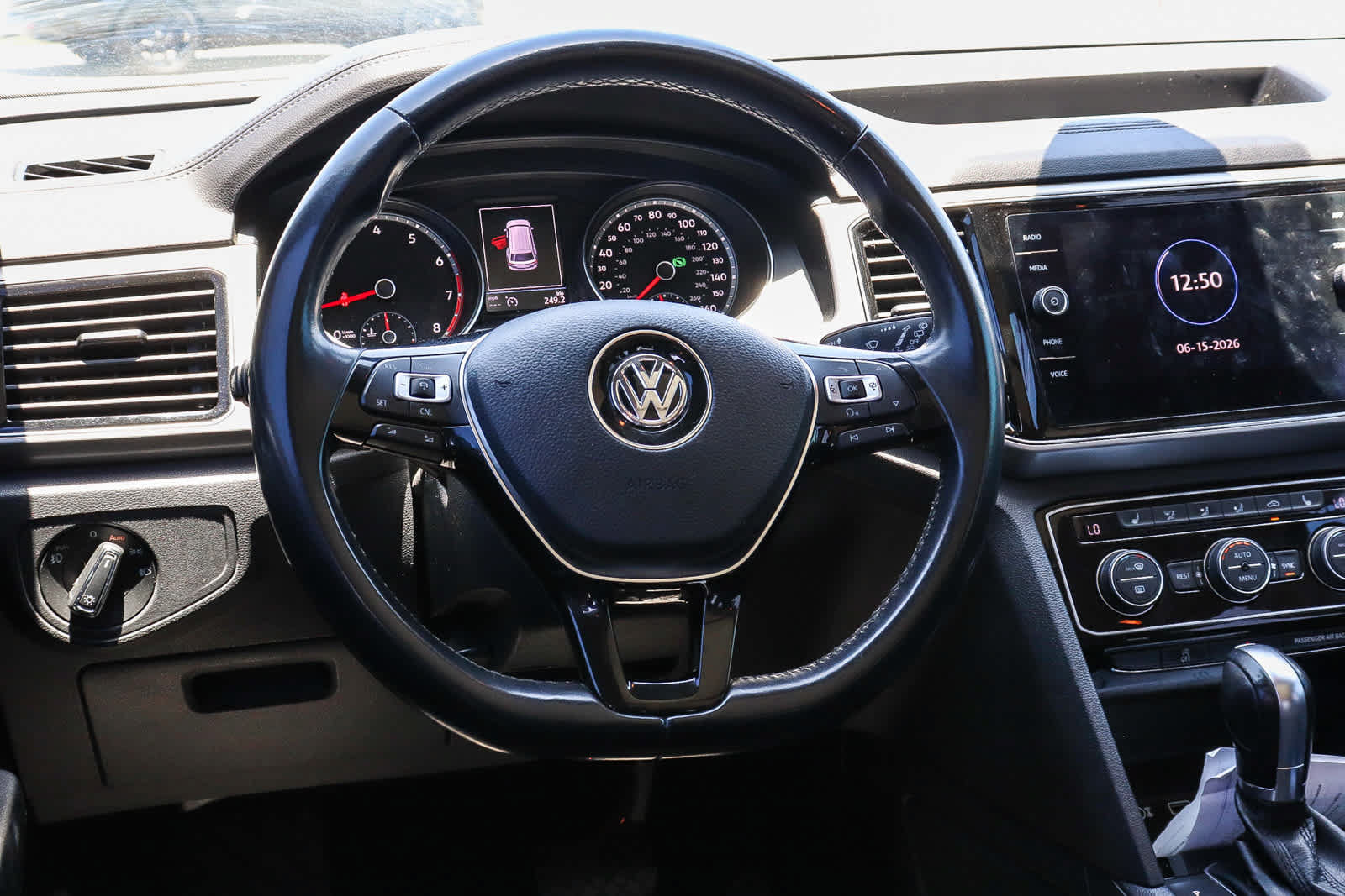 Used 2018 Volkswagen Atlas SEL AWD/4WD image 21