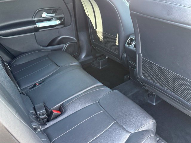 Used 2021 Mercedes-Benz GLB 250 4MATIC image 25
