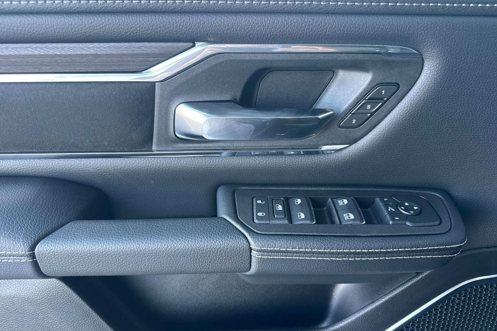 New 2027 RAM 1500 Laramie AWD/4WD image 10