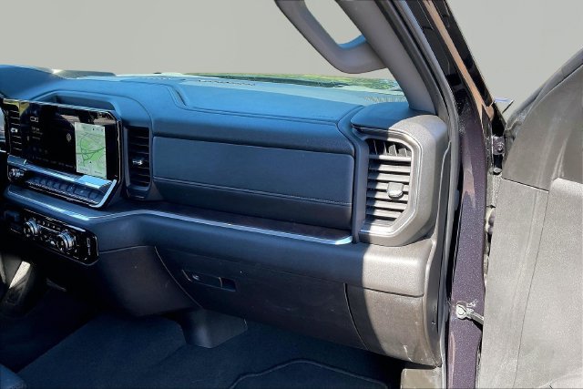 Used 2025 GMC Sierra 1500 SLT AWD/4WD image 18