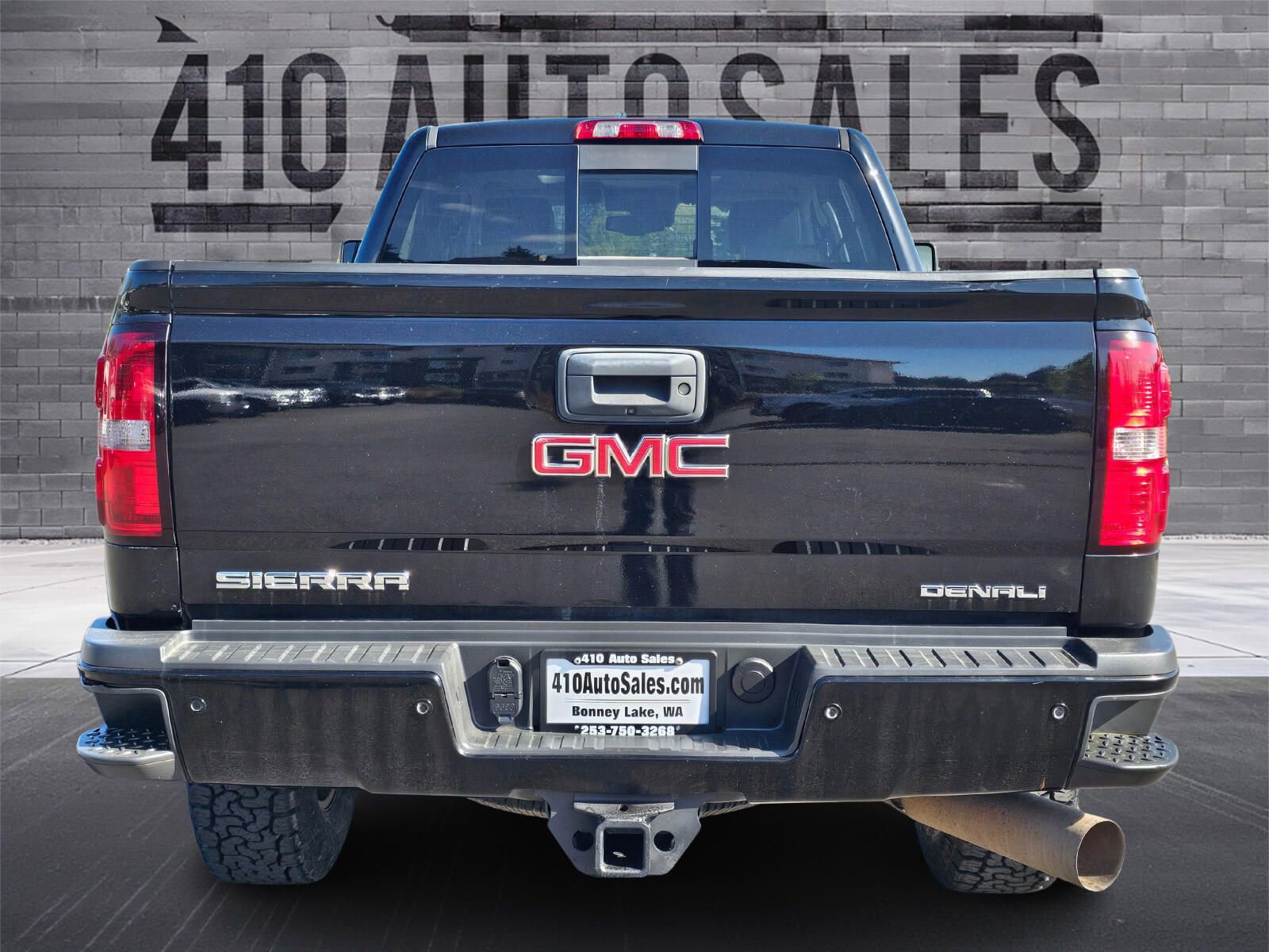 Used 2016 GMC Sierra 3500 Denali w/ Duramax Plus Package AWD/4WD image 4