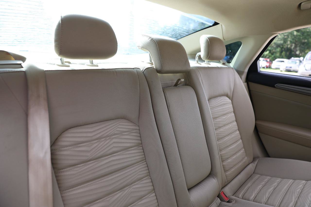 Used 2016 Ford Fusion SE FWD image 14