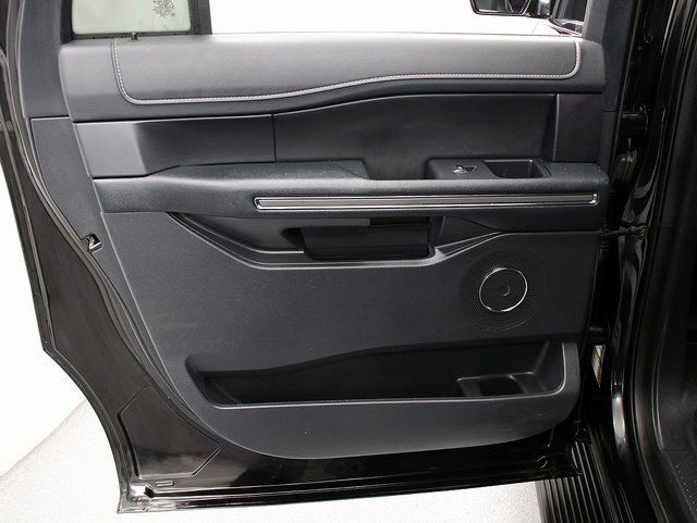 Used 2024 Ford Expedition Max XLT image 27