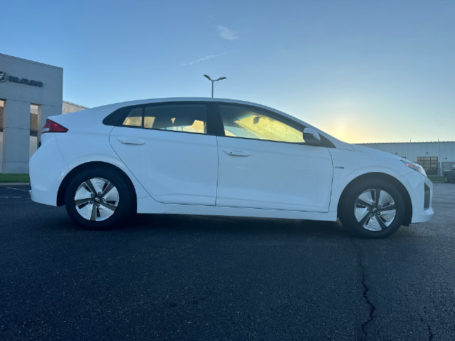 Used 2017 Hyundai Ioniq Blue FWD image 8