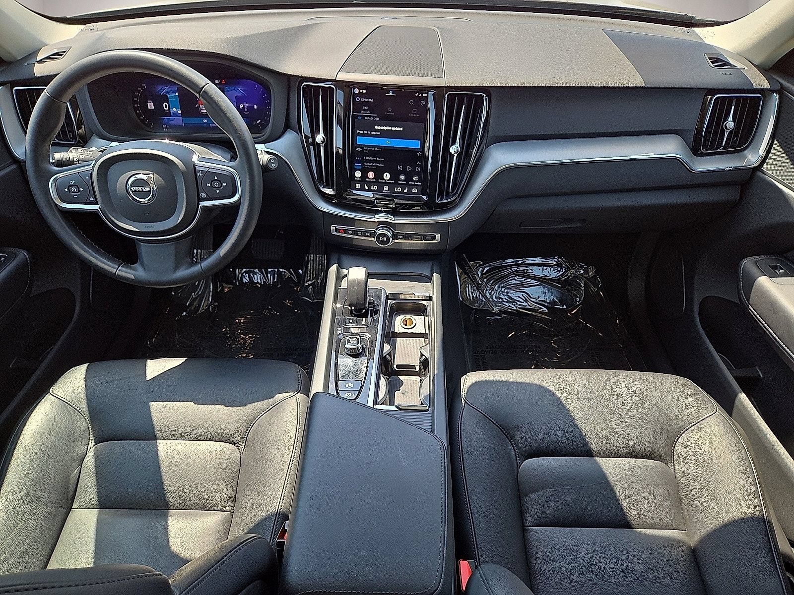 Certified 2024 Volvo XC60 B5 Core AWD/4WD image 17