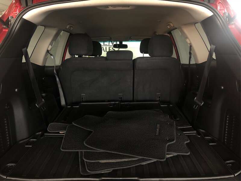 Used 2016 Nissan Pathfinder SV w/ SV Cold Weather Package AWD/4WD image 12