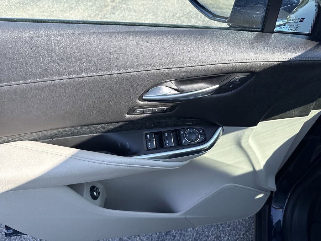 Certified 2020 Cadillac XT4 Premium Luxury FWD image 29