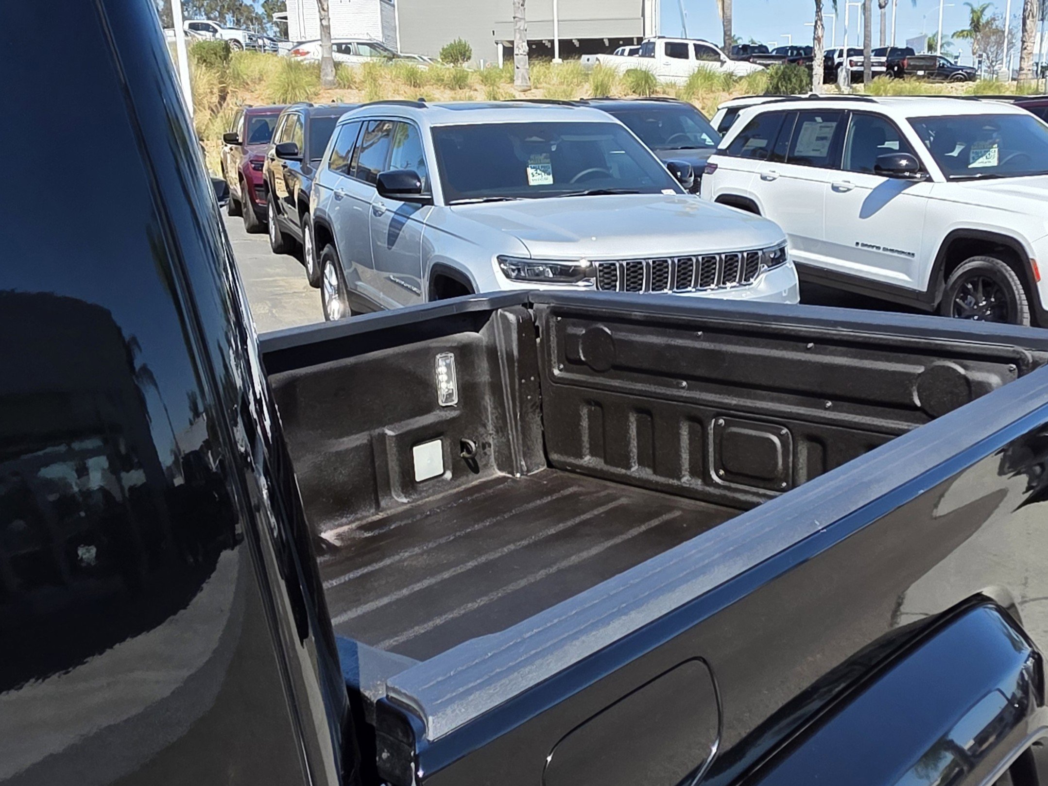 Certified 2023 Jeep Gladiator Overland image 17