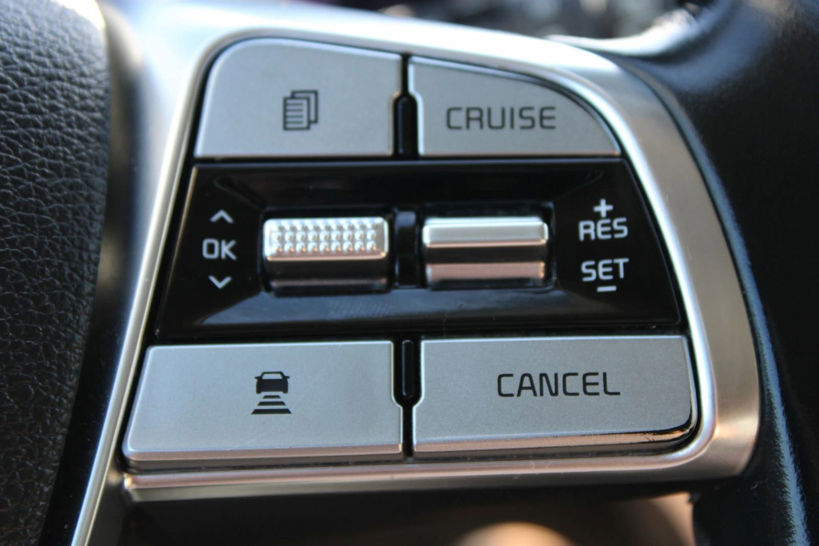 Used 2021 Kia Telluride LX FWD image 37