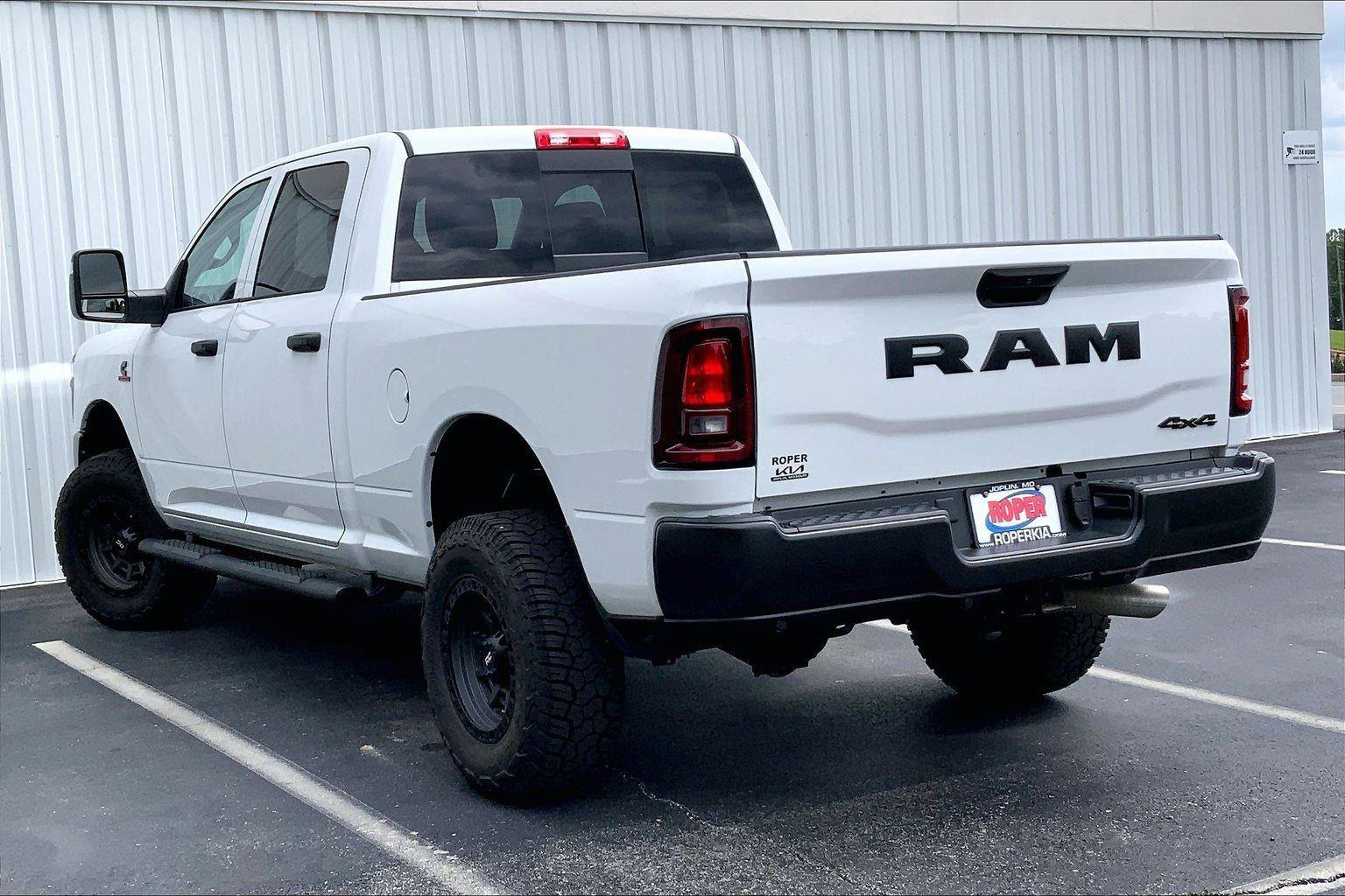 Used 2025 RAM 2500 Tradesman AWD/4WD image 10