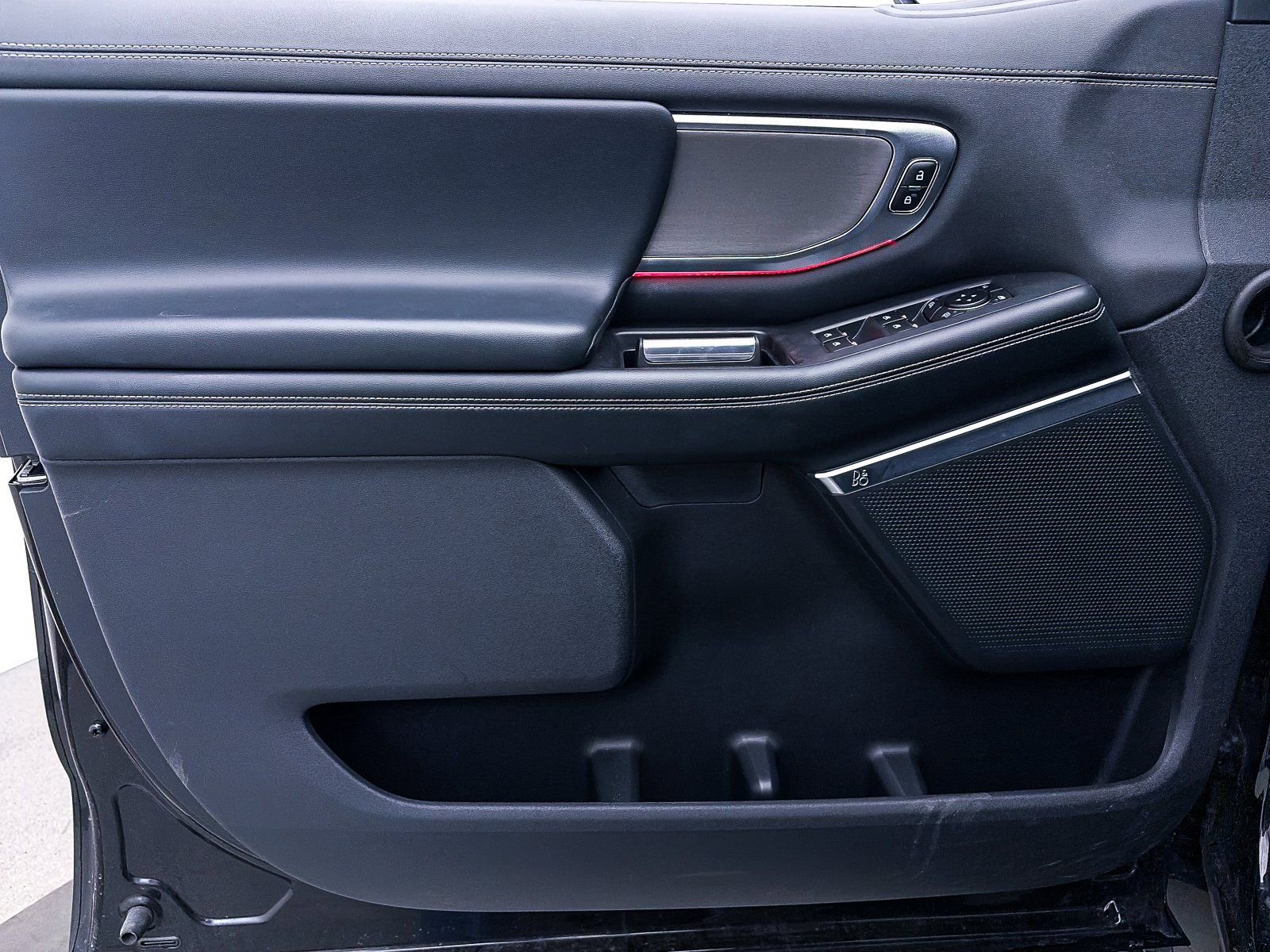 Used 2025 Ford Expedition Max Platinum image 33