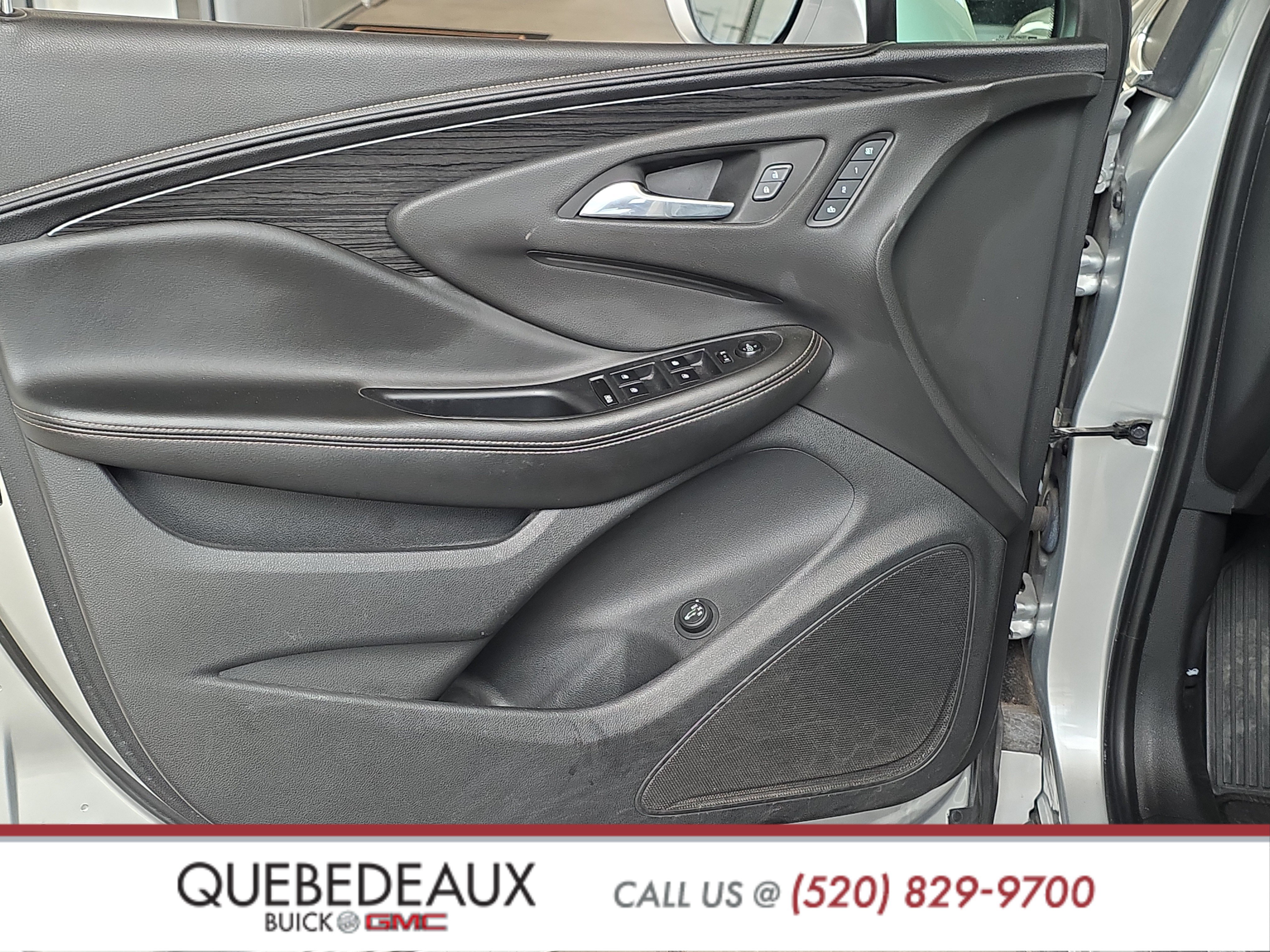Used 2017 Buick Envision Essence FWD image 9