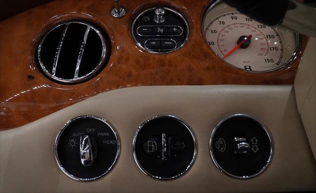 Used 2008 Bentley Azure image 25