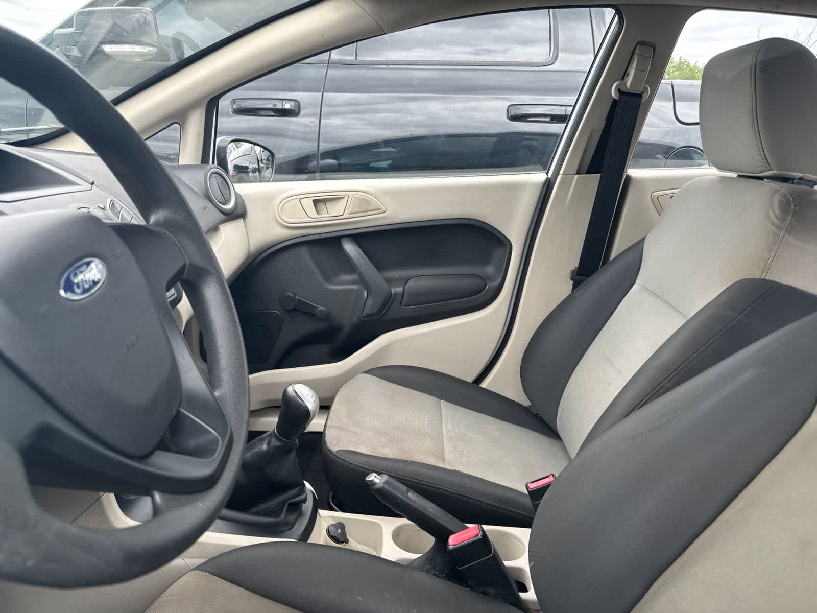 Used 2013 Ford Fiesta S FWD image 32