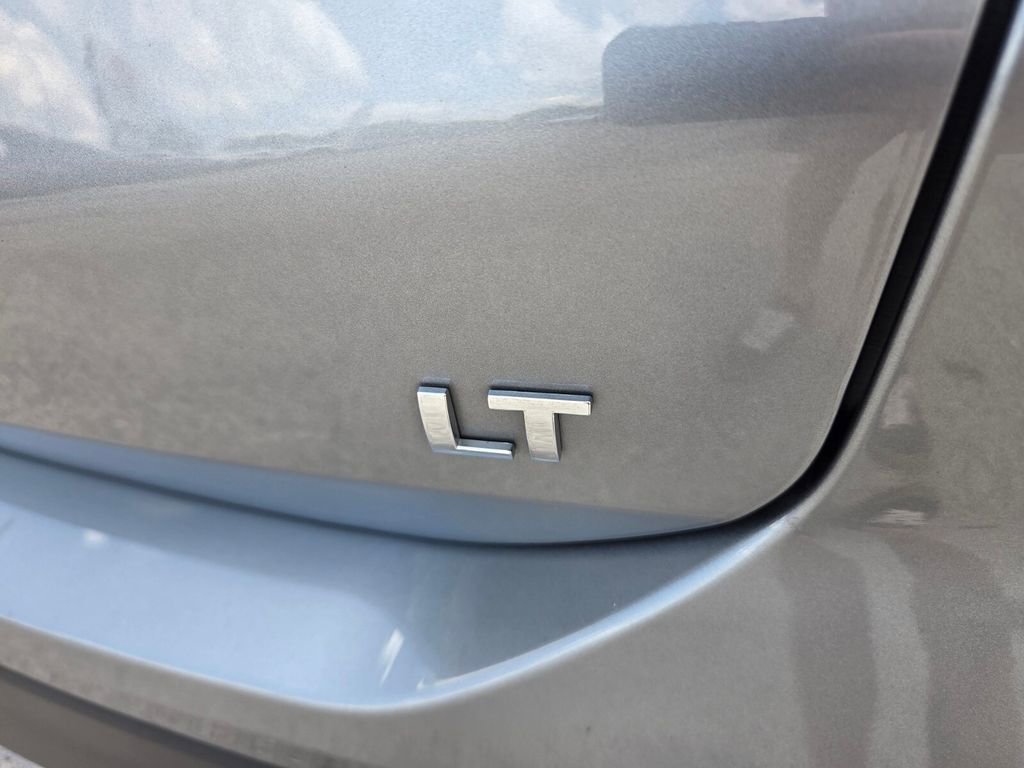 Used 2023 Chevrolet Equinox LT FWD image 13