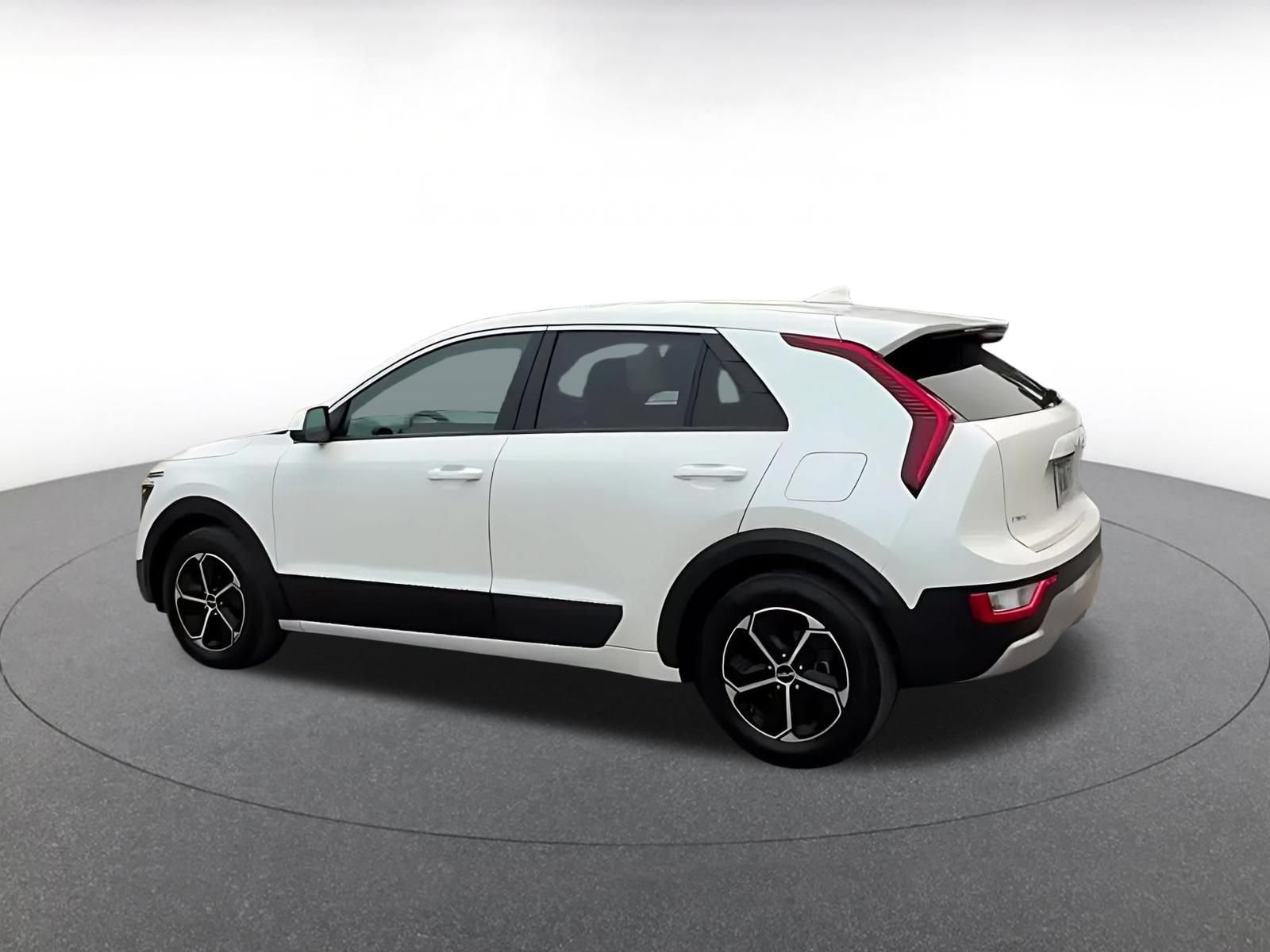 Used 2026 Kia Niro LX FWD image 10