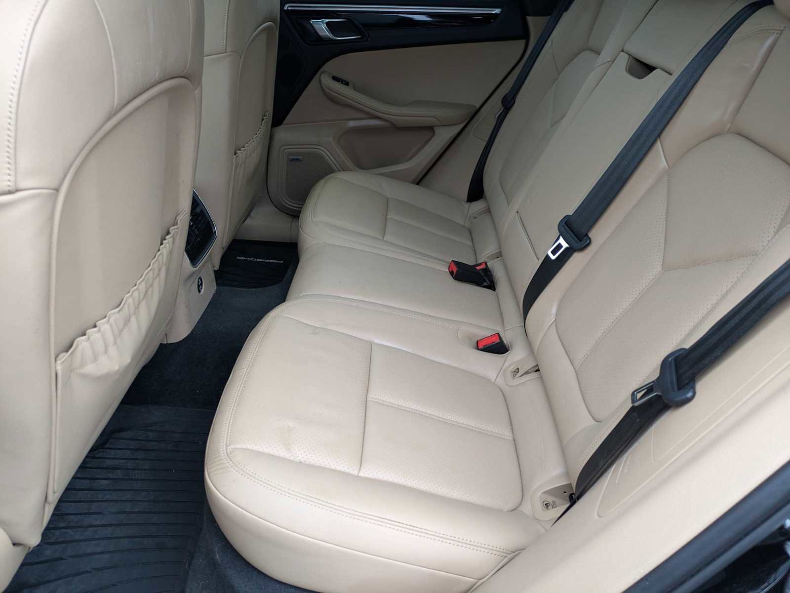 Used 2021 Porsche Macan image 15