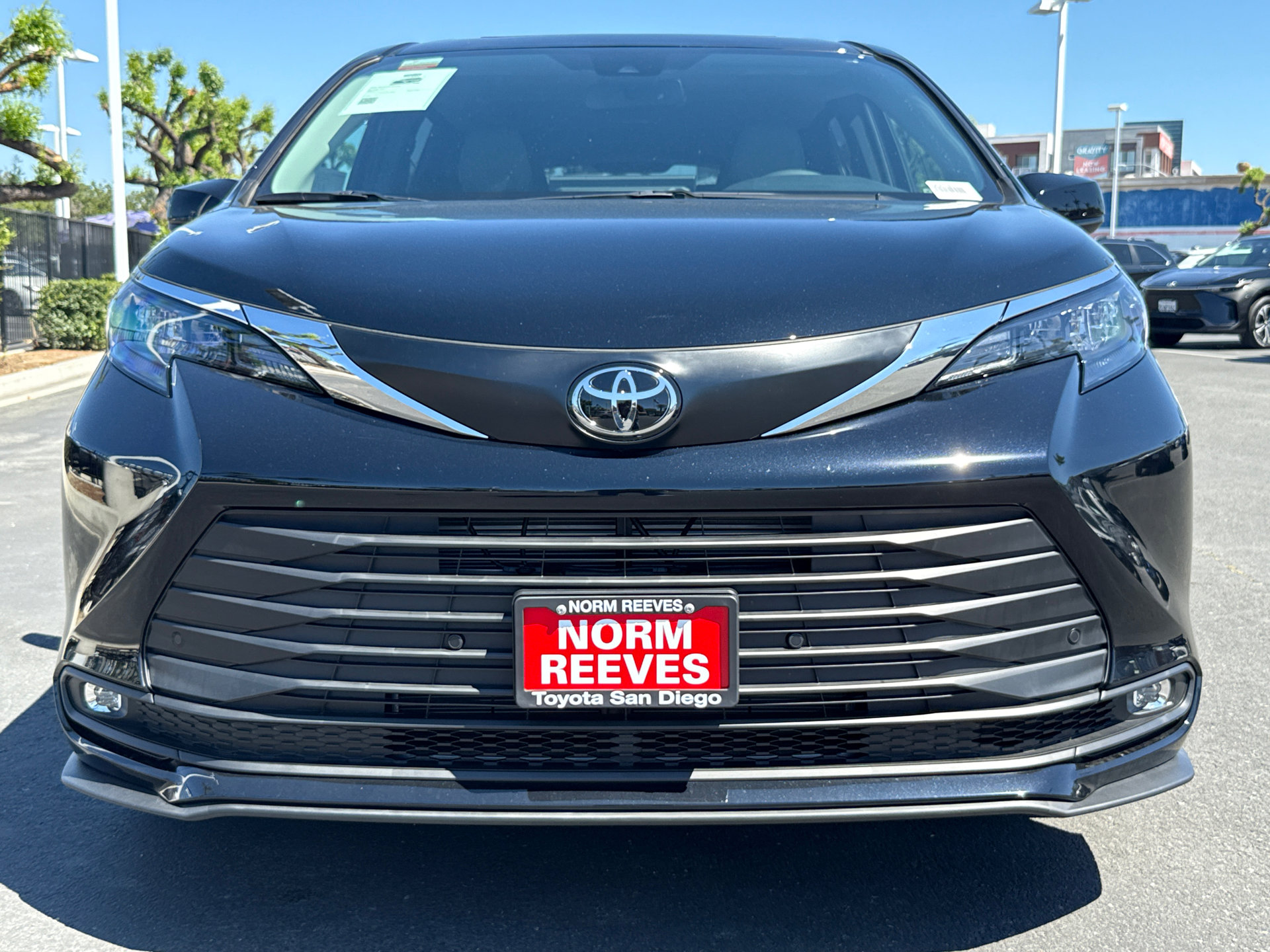 Certified 2026 Toyota Sienna XLE image 4