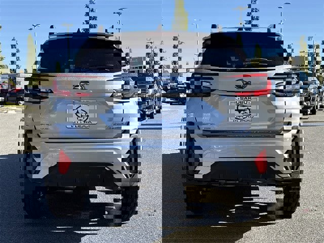 Certified 2025 Subaru Crosstrek 2.0i Premium image 4