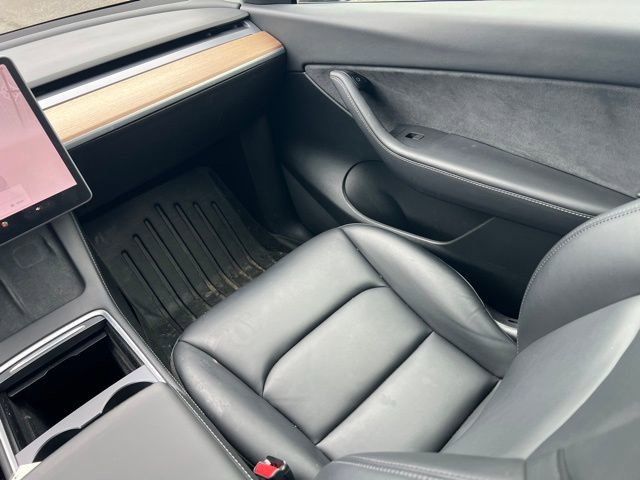 Used 2022 Tesla Model Y Long Range AWD/4WD image 11