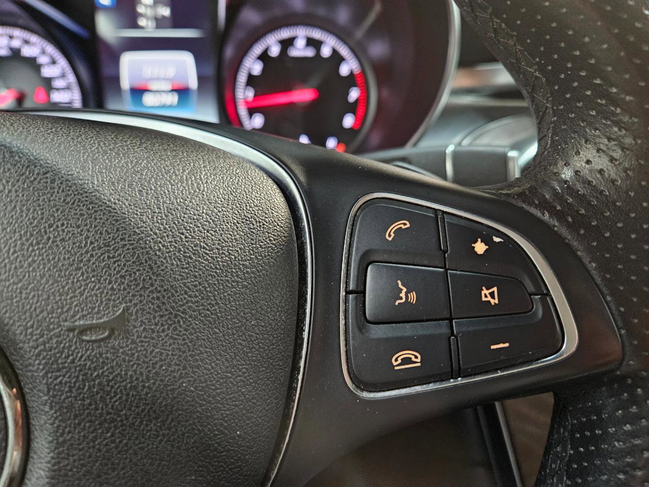 Used 2019 Mercedes-Benz GLC 300 4MATIC image 31