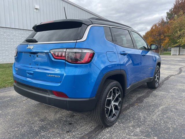 Used 2024 Jeep Compass Limited image 13