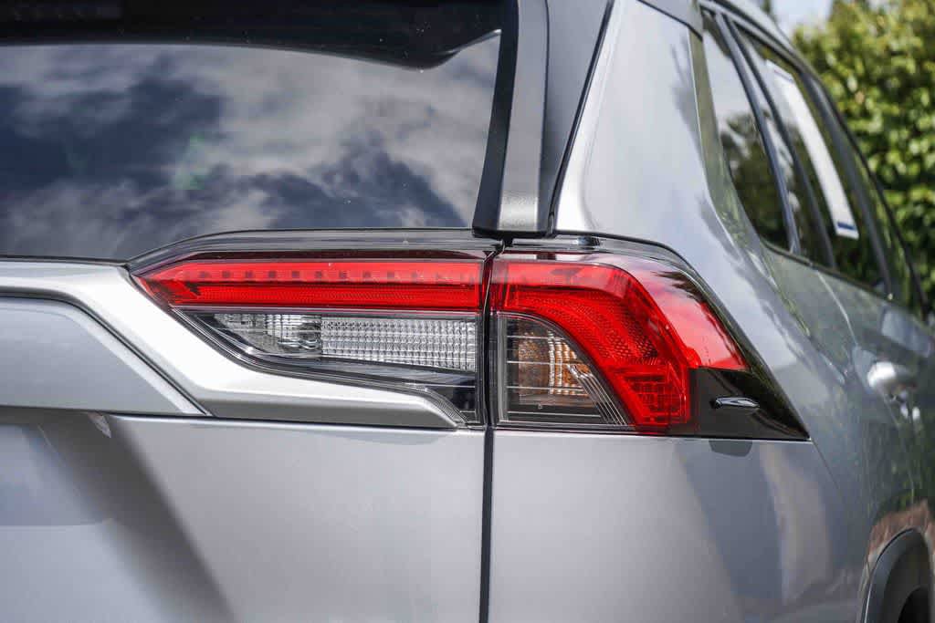 Used 2021 Toyota RAV4 LE w/ Carpet Mat Package (TMS) FWD image 10