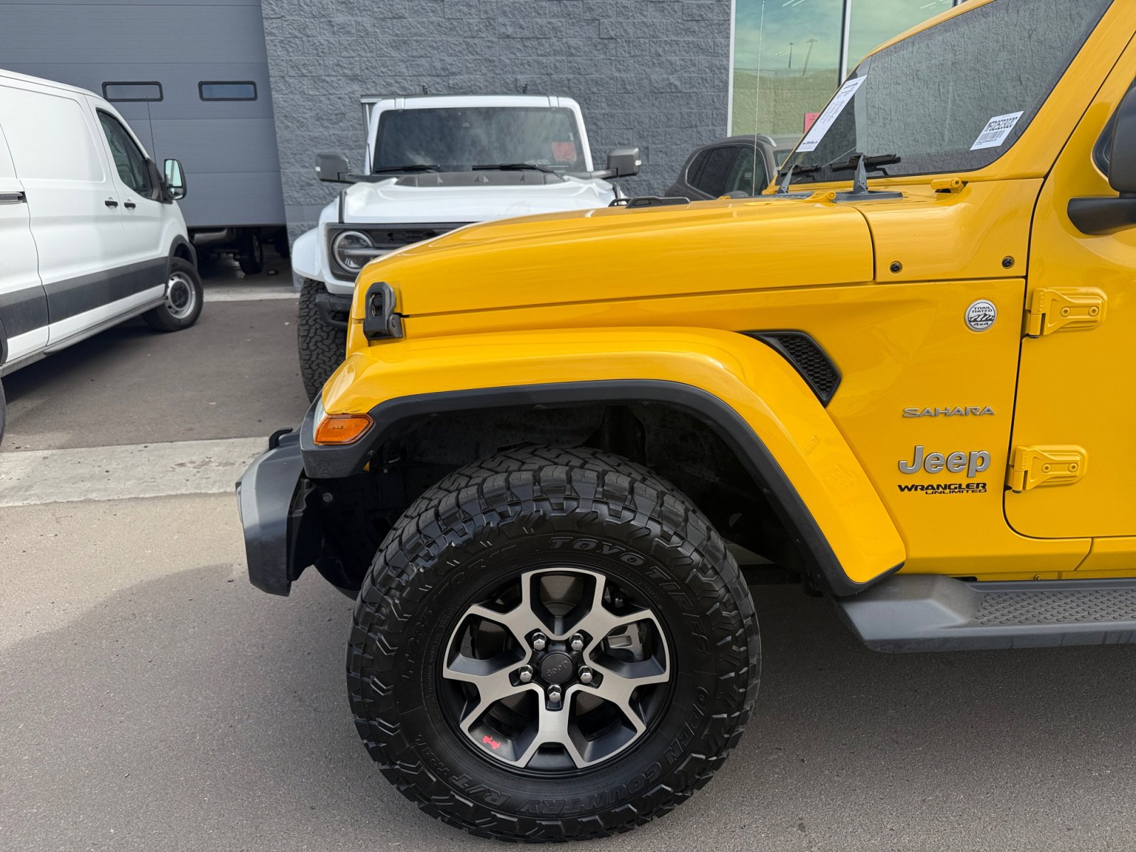 Used 2019 Jeep Wrangler Unlimited Sahara w/ Uconnect 4C Nav & Sound Group image 10