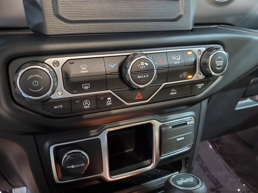 Used 2023 Jeep Wrangler Sport AWD/4WD image 39