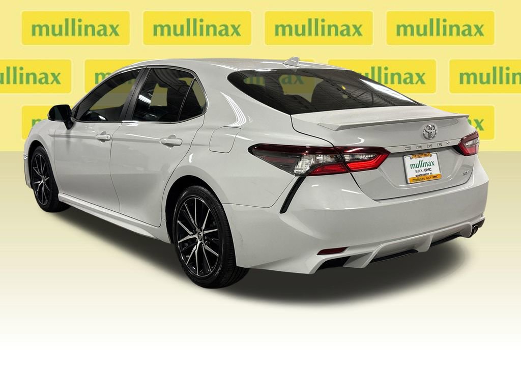 Used 2024 Toyota Camry SE w/ Convenience Package FWD image 17