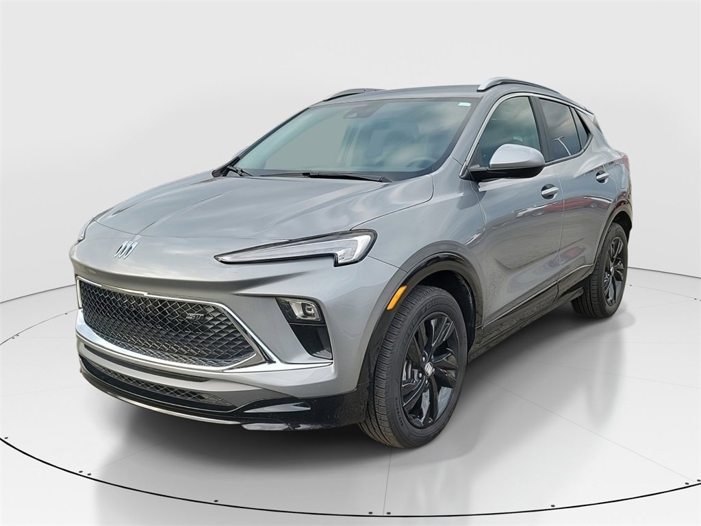 Used 2024 Buick Encore GX Sport Touring image 2