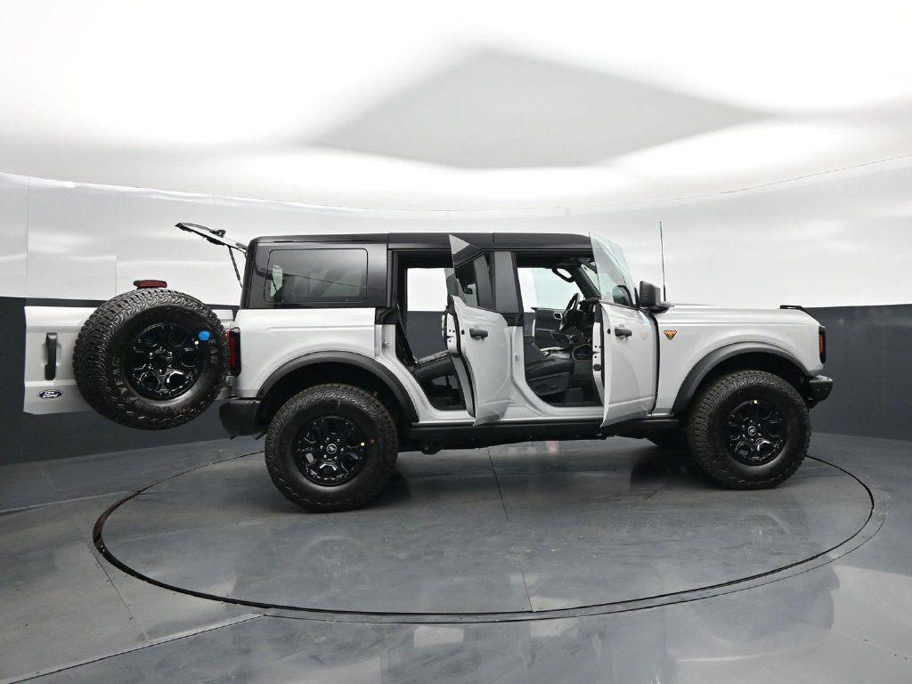 New 2026 Ford Bronco Badlands AWD/4WD image 4