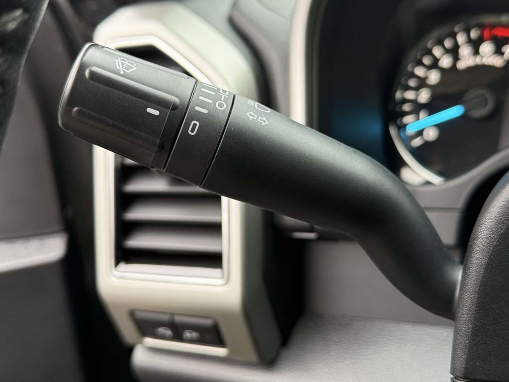 Used 2020 Ford F150 Lariat w/ Equipment Group 502A Luxury image 27