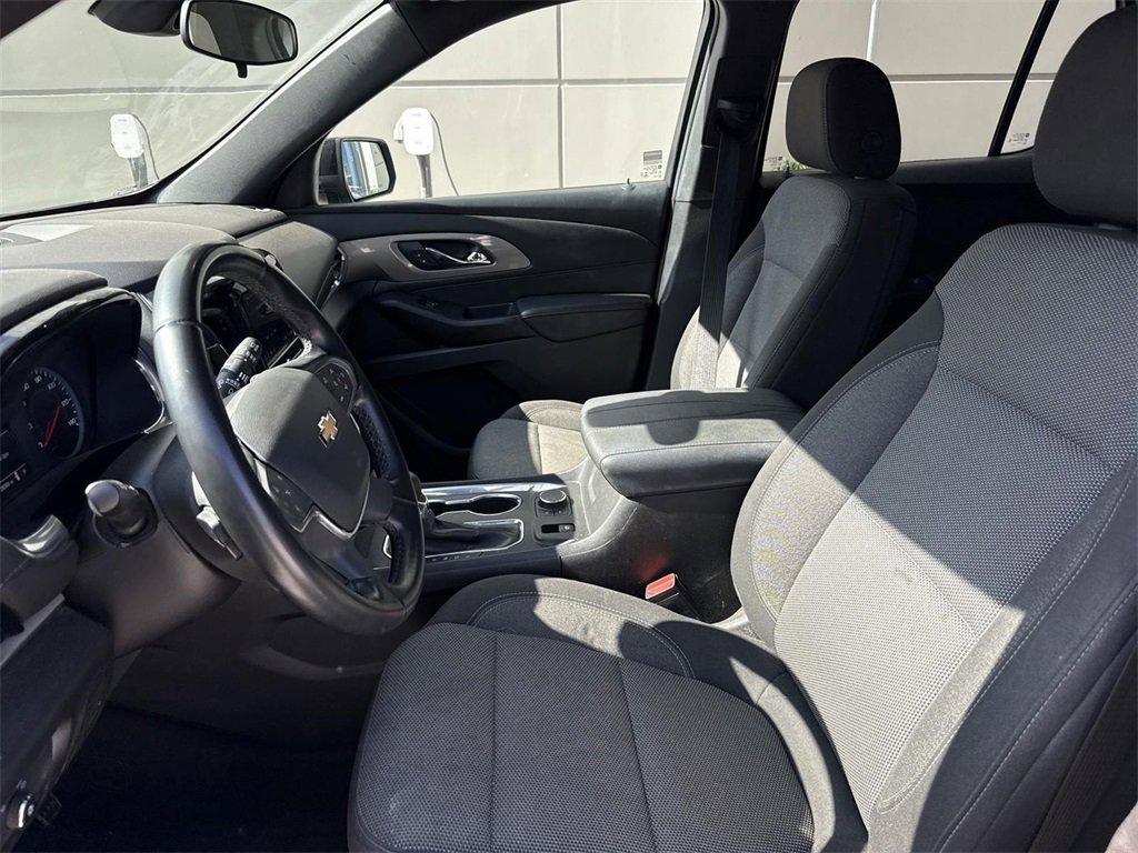 Used 2023 Chevrolet Traverse LT image 17