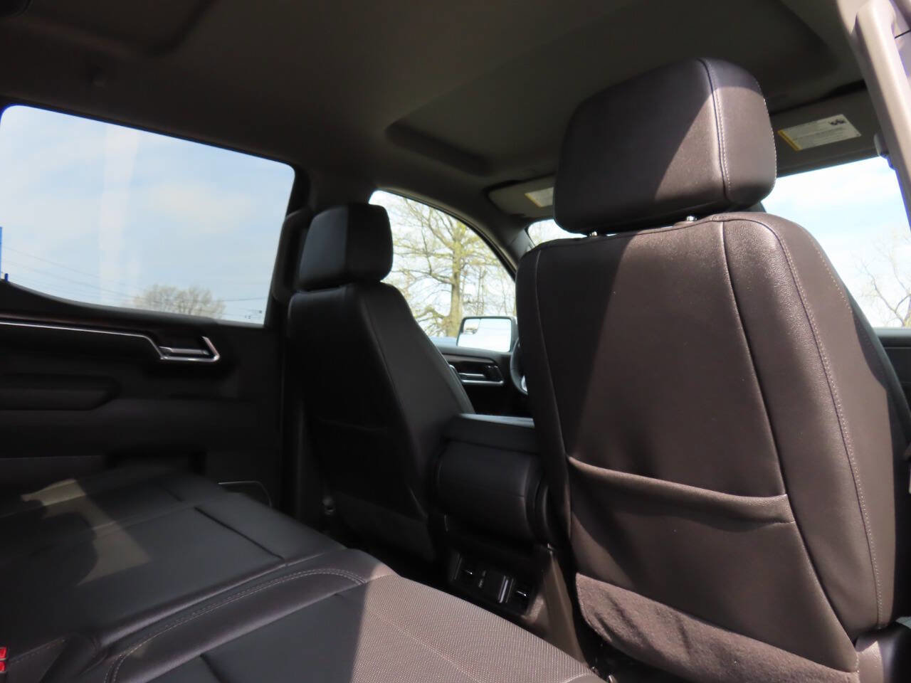 Used 2025 GMC Sierra 1500 SLT AWD/4WD image 37