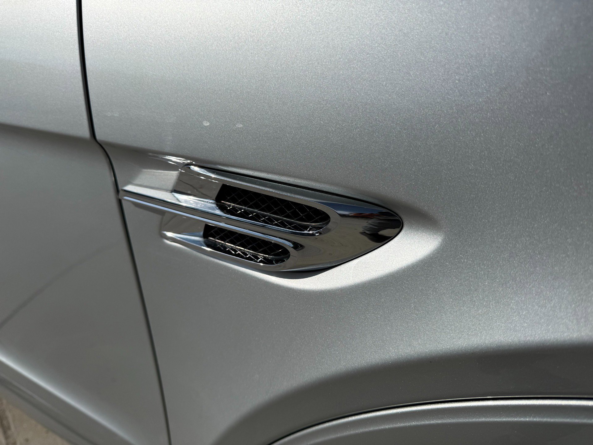 Used 2018 Bentley Bentayga image 37