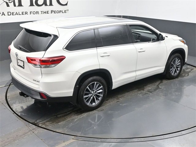 Used 2018 Toyota Highlander XLE image 39