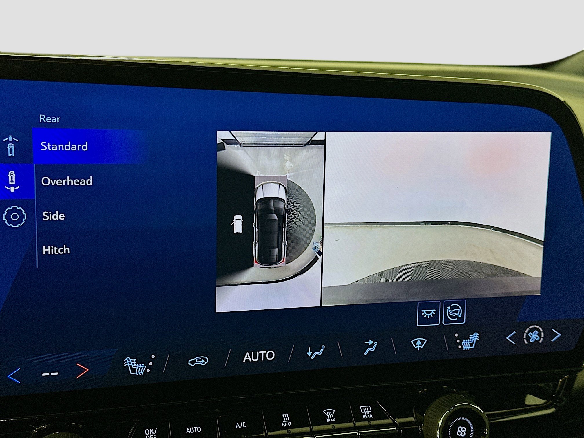 Used 2024 Chevrolet Blazer EV LT AWD/4WD image 23