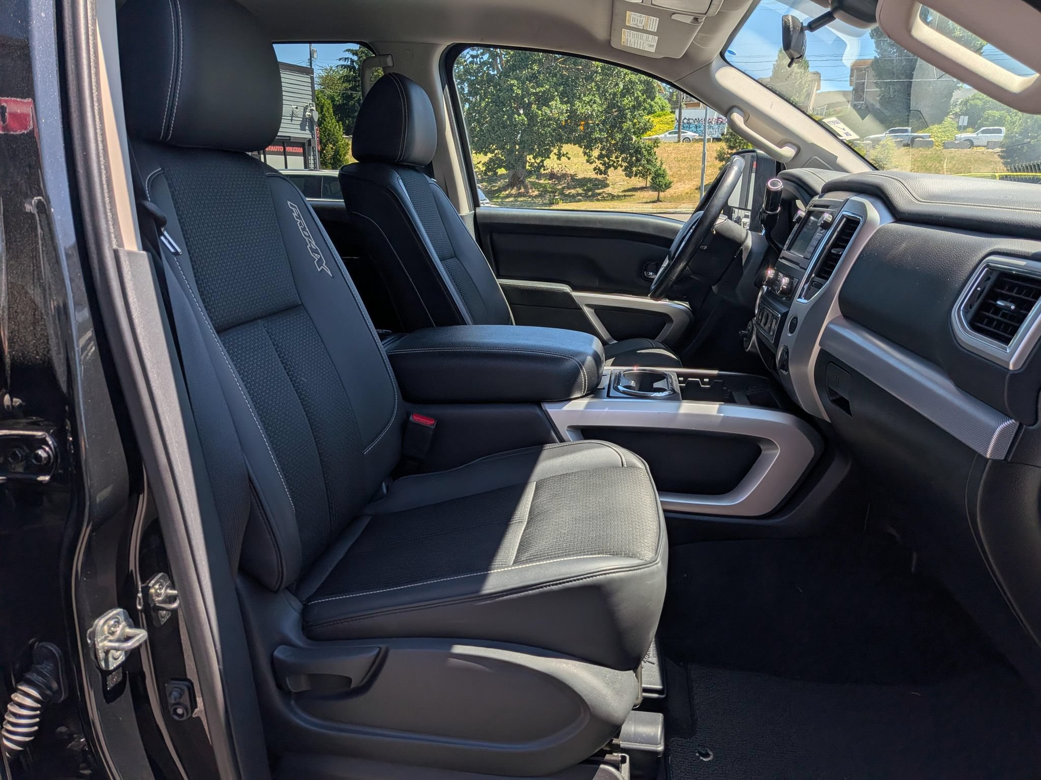 Used 2019 Nissan Titan PRO-4X AWD/4WD image 8