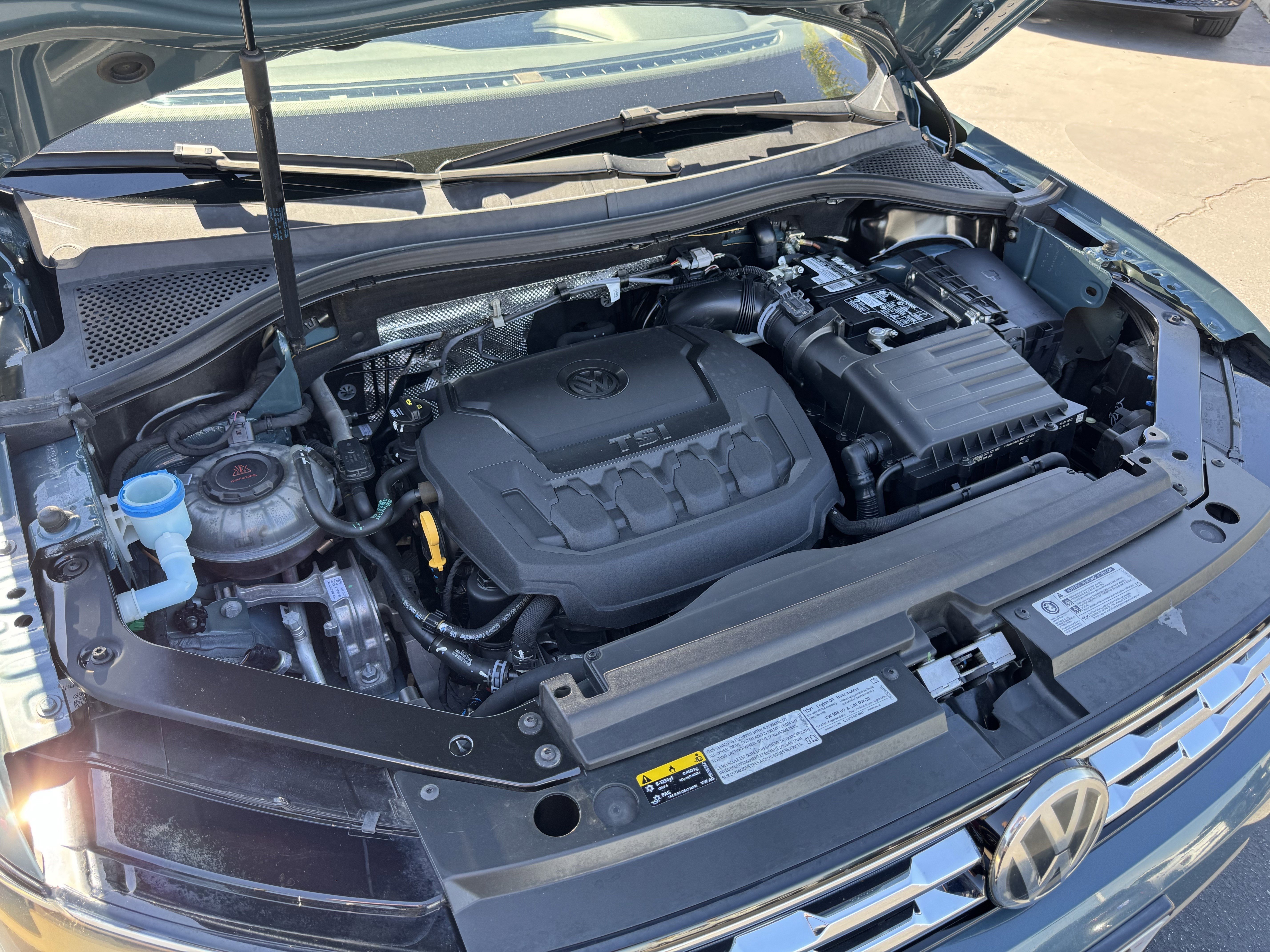 Used 2020 Volkswagen Tiguan SEL image 40